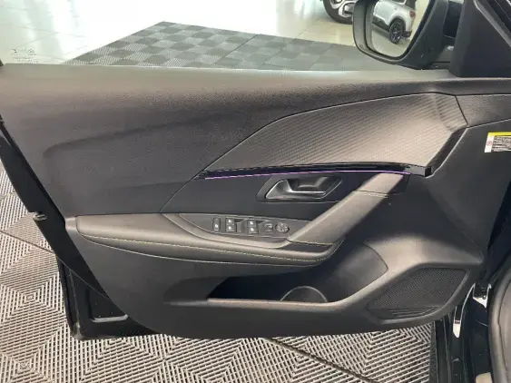 PEUGEOT 208 II - voiture d'occasion - Photo 17