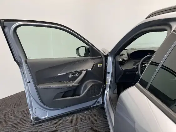 PEUGEOT 2008 II - voiture d'occasion - Photo 19