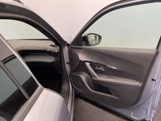 PEUGEOT 2008 II - voiture d'occasion - Photo 20