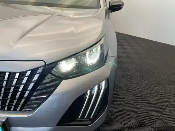 PEUGEOT 2008 II - voiture d'occasion - Photo 22