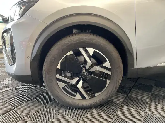 PEUGEOT 2008 II - voiture d'occasion - Photo 23