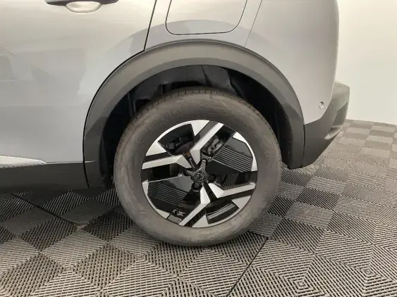 PEUGEOT 2008 II - voiture d'occasion - Photo 24