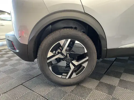 PEUGEOT 2008 II - voiture d'occasion - Photo 25