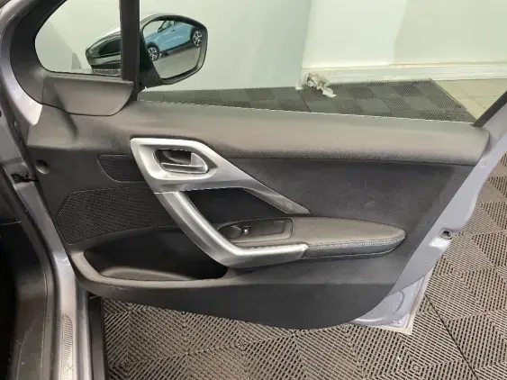 PEUGEOT 2008 - voiture d'occasion - Photo 20