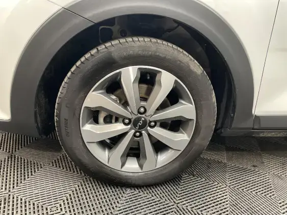 KIA STONIC - voiture d'occasion - Photo 22