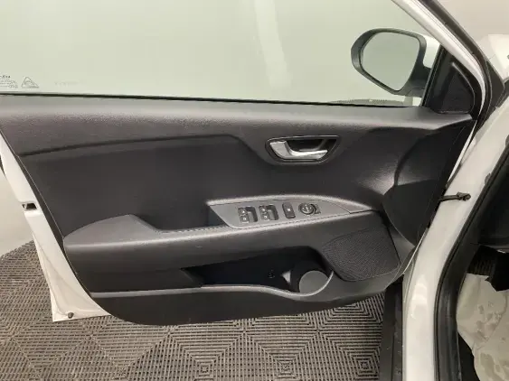 KIA STONIC - voiture d'occasion - Photo 19