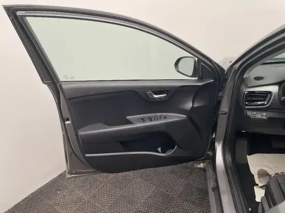 KIA STONIC - voiture d'occasion - Photo 18