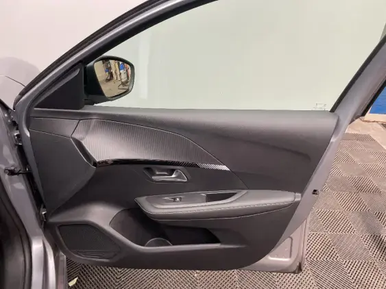 PEUGEOT 208 II - voiture d'occasion - Photo 19