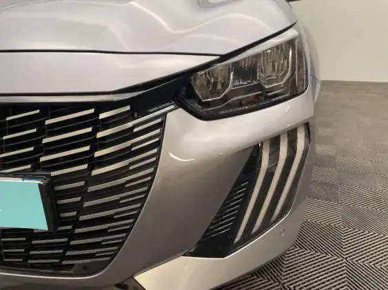 PEUGEOT 208 II - voiture d'occasion - Photo 20