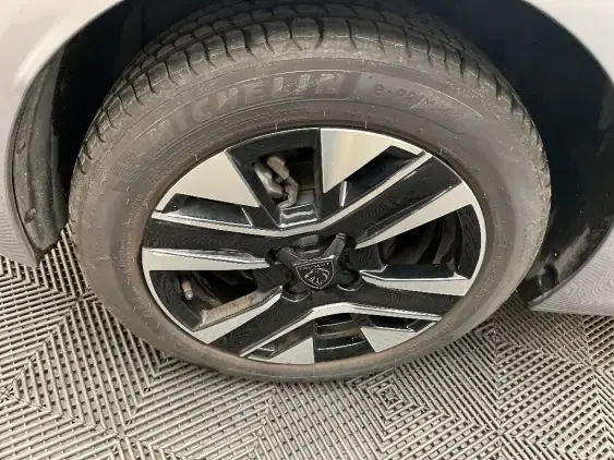 PEUGEOT 208 II - voiture d'occasion - Photo 23