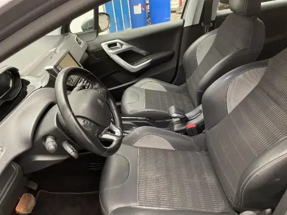 PEUGEOT 2008 - voiture d'occasion - Photo 17