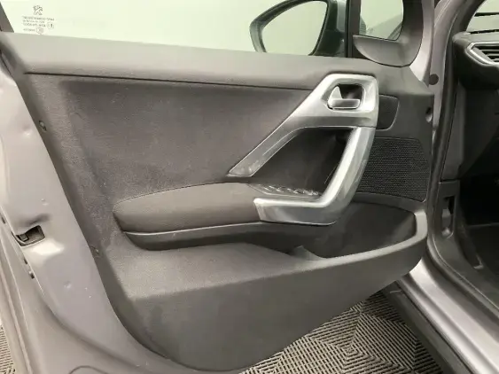 PEUGEOT 2008 - voiture d'occasion - Photo 18