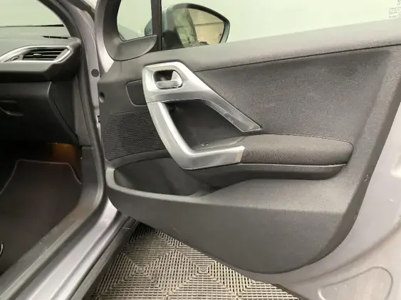 PEUGEOT 2008 - voiture d'occasion - Photo 19