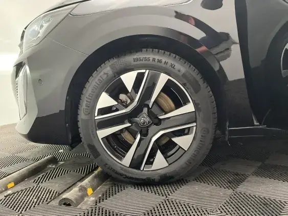 PEUGEOT 208 II - voiture d'occasion - Photo 21