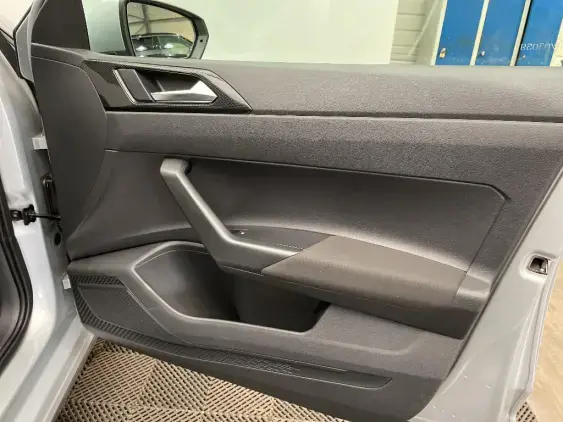 VOLKSWAGEN POLO VI - voiture d'occasion - Photo 19