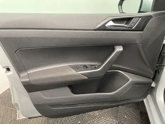 VOLKSWAGEN POLO VI - voiture d'occasion - Photo 18