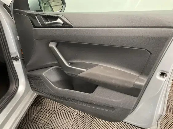 VOLKSWAGEN POLO VI - voiture d'occasion - Photo 19