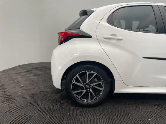 TOYOTA YARIS IV - voiture d'occasion - Photo 24