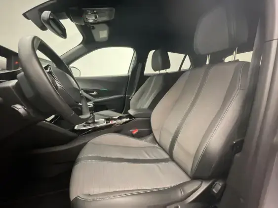 PEUGEOT 2008 II - voiture d'occasion - Photo 18