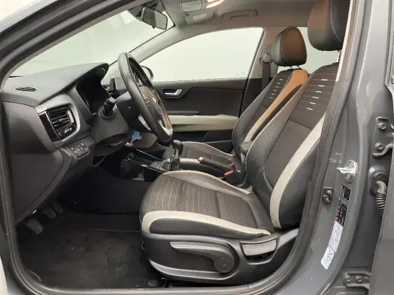 KIA STONIC - voiture d'occasion - Photo 18