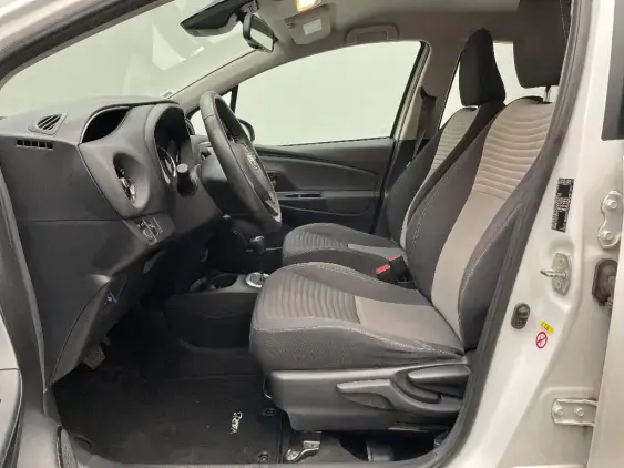 TOYOTA YARIS III - voiture d'occasion - Photo 17