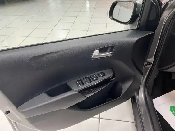 KIA PICANTO III - voiture d'occasion - Photo 18