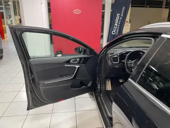 KIA XCEED - voiture d'occasion - Photo 19