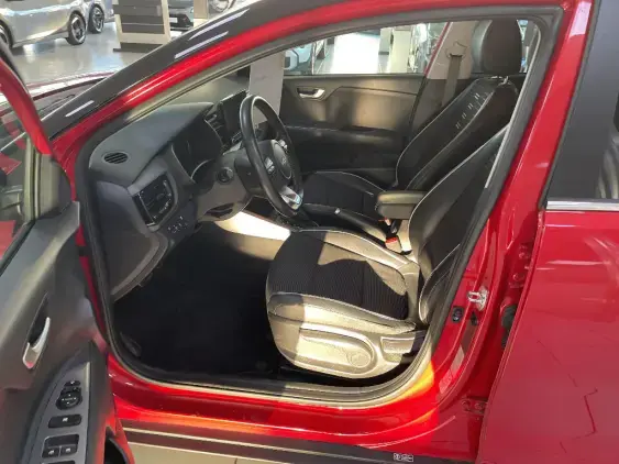 KIA STONIC - voiture d'occasion - Photo 18