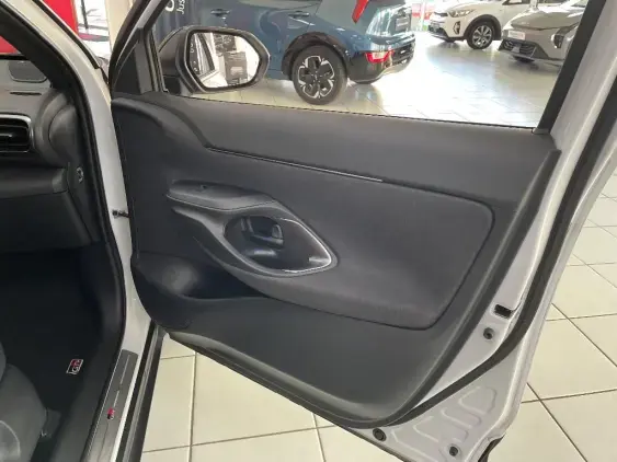 TOYOTA YARIS CROSS I - voiture d'occasion - Photo 17