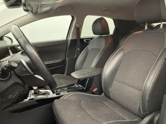 KIA XCEED - voiture d'occasion - Photo 17