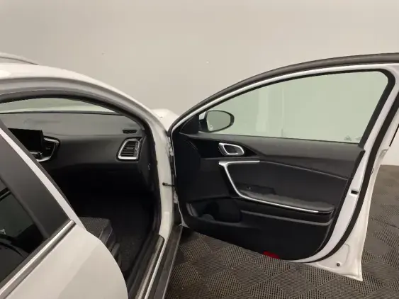 KIA XCEED - voiture d'occasion - Photo 19