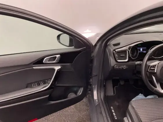 KIA CEED III - voiture d'occasion - Photo 18