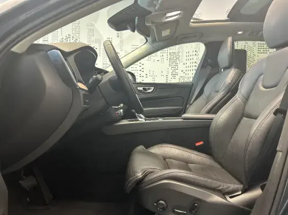 VOLVO XC60 II - voiture d'occasion - Photo 18