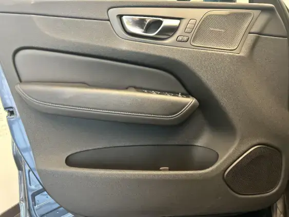 VOLVO XC60 II - voiture d'occasion - Photo 19