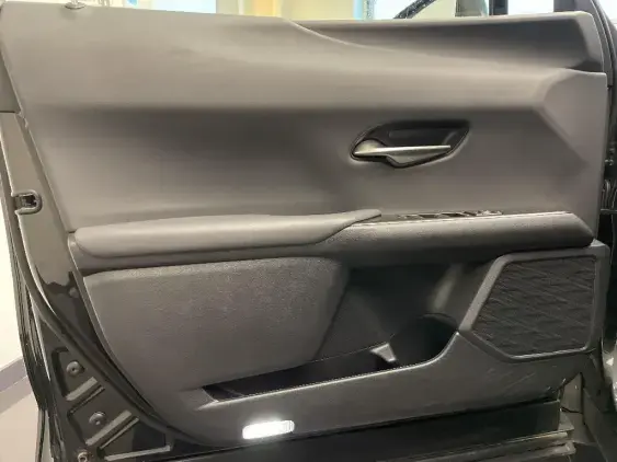 LEXUS UX - voiture d'occasion - Photo 19