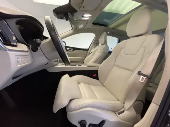 VOLVO XC60 II - voiture d'occasion - Photo 18