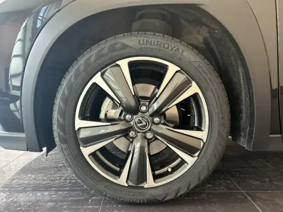 LEXUS UX - voiture d'occasion - Photo 23