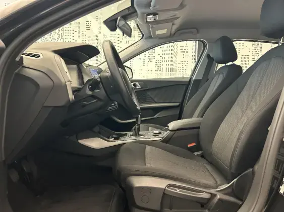 BMW SERIE 1 F40 - voiture d'occasion - Photo 18