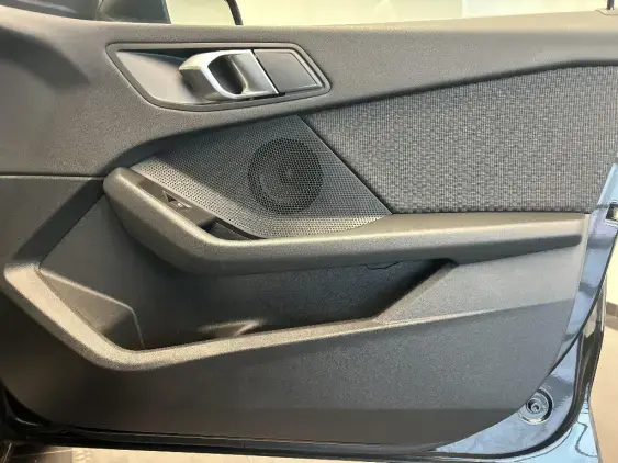 BMW SERIE 1 F40 - voiture d'occasion - Photo 20