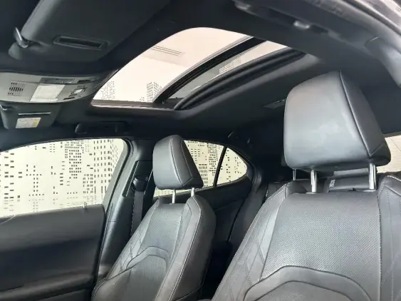 LEXUS UX - voiture d'occasion - Photo 21