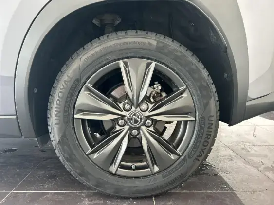 LEXUS UX - voiture d'occasion - Photo 24