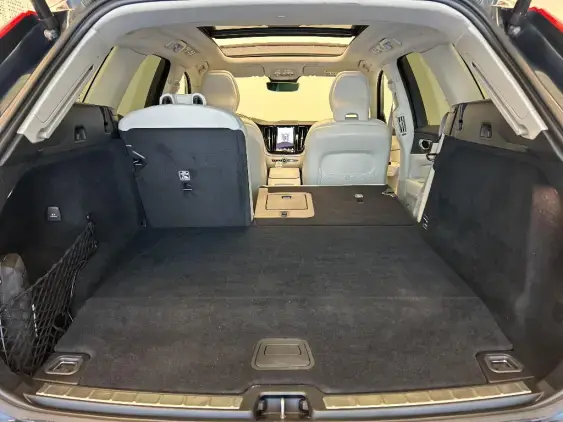 VOLVO XC60 II - voiture d'occasion - Photo 16