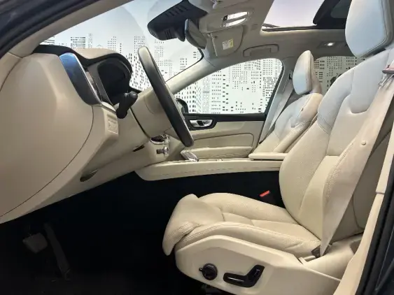 VOLVO XC60 II - voiture d'occasion - Photo 18
