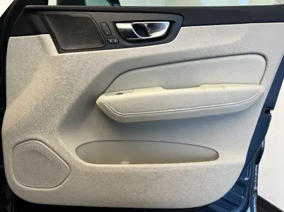 VOLVO XC60 II - voiture d'occasion - Photo 20