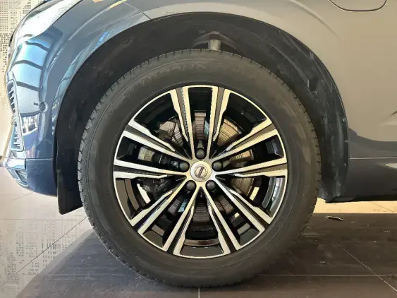 VOLVO XC60 II - voiture d'occasion - Photo 23