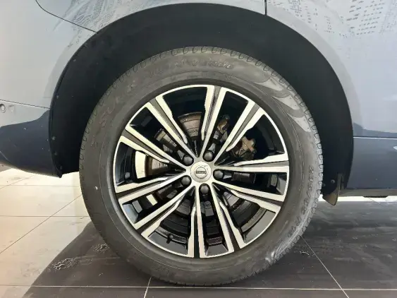 VOLVO XC60 II - voiture d'occasion - Photo 25