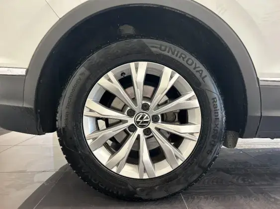 VOLKSWAGEN TIGUAN II - voiture d'occasion - Photo 24