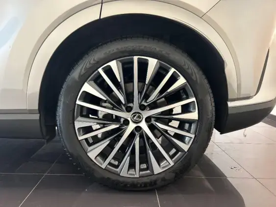 LEXUS RX V - voiture d'occasion - Photo 24