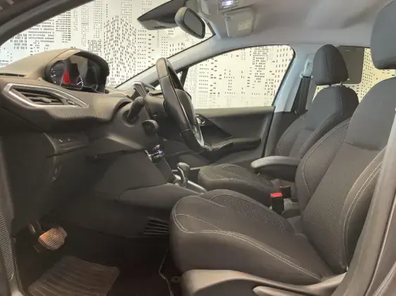 PEUGEOT 208 - voiture d'occasion - Photo 18