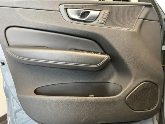 VOLVO XC60 II - voiture d'occasion - Photo 19